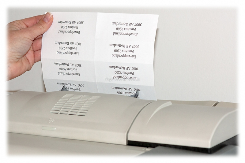 Ordinare etichette adesive per stampanti laser?